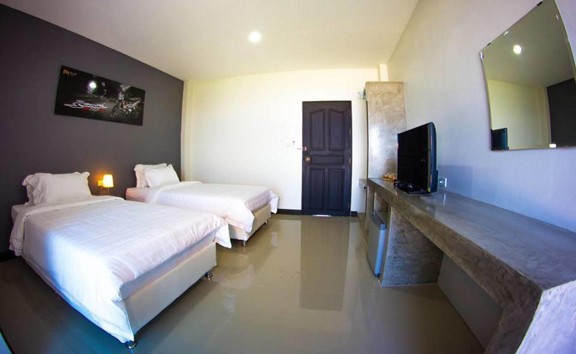 Plus Hotel Loei Exterior photo